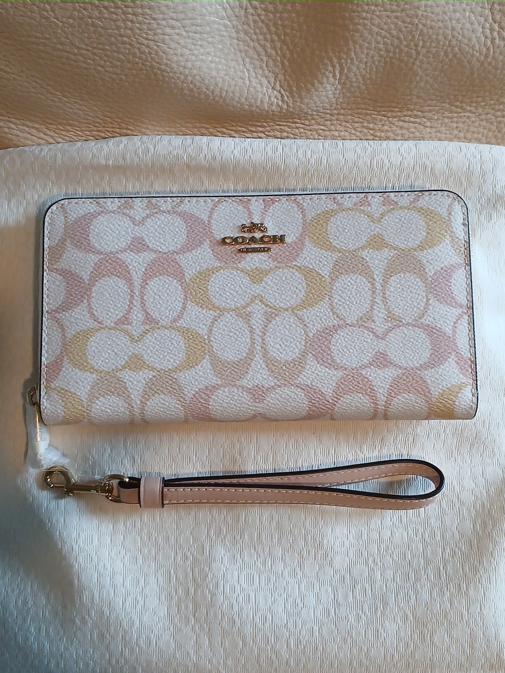 Beautiful Coach Pink & Tan Wallet.NWT